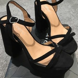 Black platform sandals